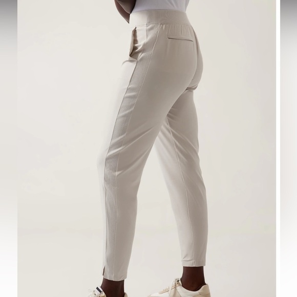 ATHLETA women’s BROOKLYN Ankle pant cream color lightweight slim leg / stretch 8 - Picture 3 of 15